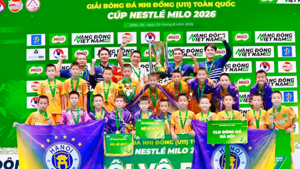 U11 Hà Nội FC lần đầu vô địch Giải bóng đá nhi đồng toàn quốc. 