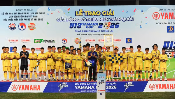 U13 Sông Lam Nghệ An lên ngôi vô địch đầy thuyết phục. 