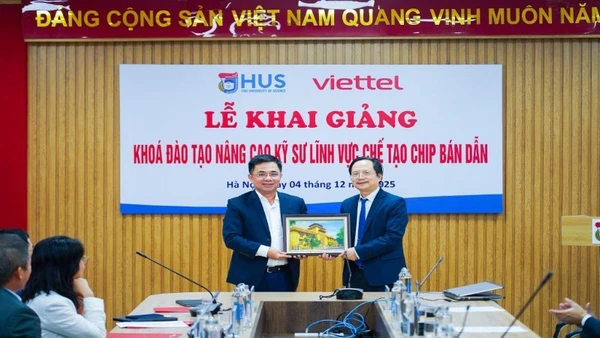 Tập đoàn Viettel phối hợp Trường đại học Khoa học Tự nhiên đào tạo kỹ sư chế tạo chip bán dẫn.