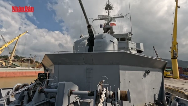 [Video] 75 phút trên tàu hải quân Pháp đang thăm cảng Tiên Sa