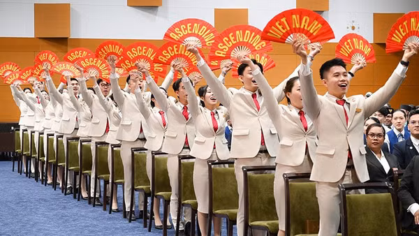 Các đại biểu Việt Nam giao lưu với bạn bè quốc tế trong khuôn khổ Chương trình Tàu Thanh niên Đông Nam Á-Nhật Bản vừa qua.