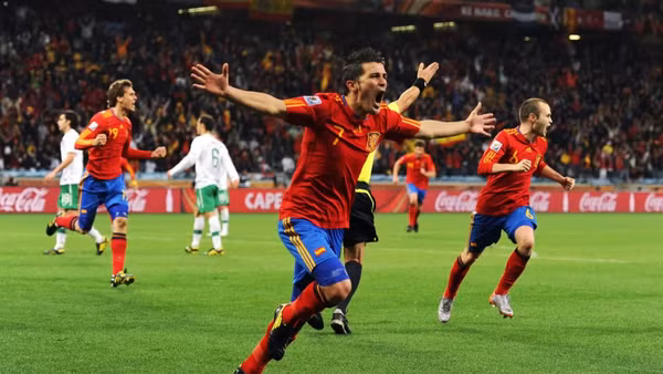 David Villa ăn mừng sau khi ghi bàn thắng giúp Tây Ban Nha đánh bại Bồ Đào Nha ở vòng 16 đội World Cup 2010. (Ảnh: FIFA)