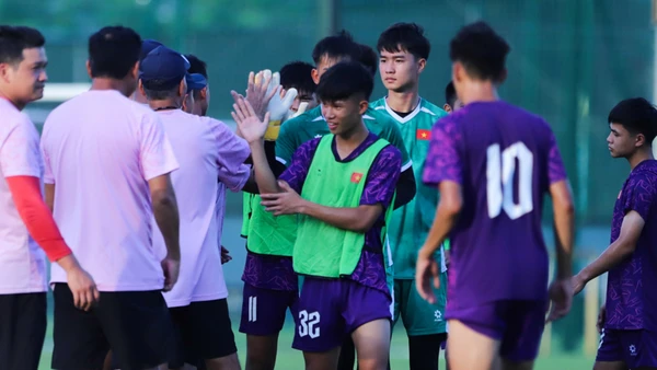 Các cầu thủ U19 Việt Nam trong buổi tập gần đây. (Ảnh: VFF)