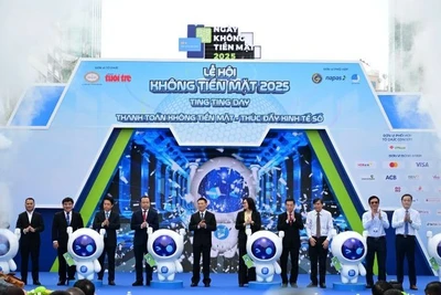 Phó Thủ tướng Hồ Đức Phớc cùng các đại biểu khai mạc "Lễ hội Không tiền mặt-Ting Ting Day 2025".