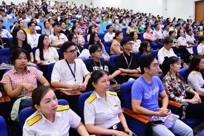 Đông đảo hộ kinh doanh tham dự Hội thảo “Sắp bỏ thuế khoán, hộ kinh doanh cần chuẩn bị gì?" tại Thành phố Hồ Chí Minh. (Ảnh: QUANG ĐỊNH)