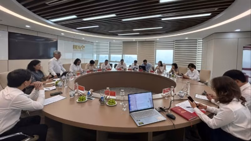 Các thành viên Tổ thẩm định đánh giá cao chất lượng tác phẩm được tuyển chọn tham gia cuộc thi năm nay.