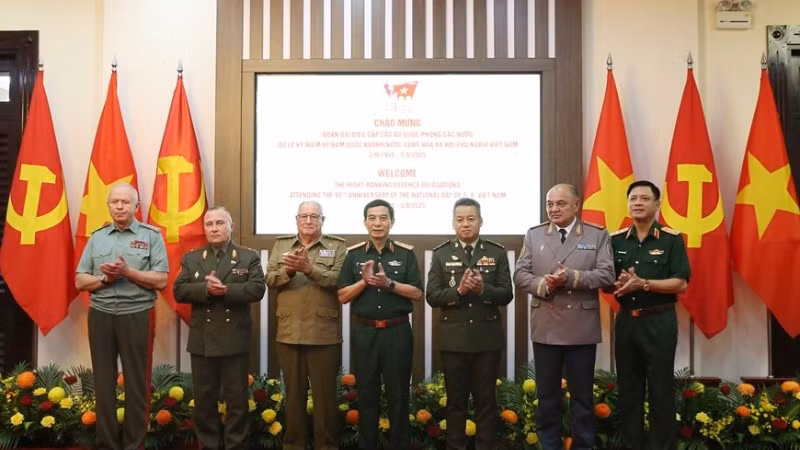  Quang cảnh buổi tiếp. 