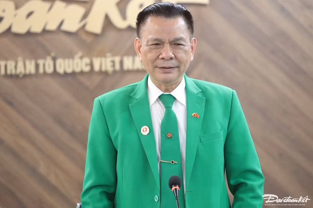 Ông Hồ Huy, Chủ tịch Hội đồng quản trị Tập đoàn Mai Linh chia sẻ tại buổi lễ. (Ảnh: LÊ KHÁNH)