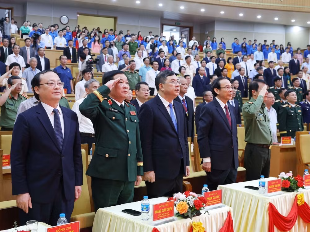 vna-potal-le-ky-niem-110-nam-ngay-sinh-dong-chi-tong-bi-thu-nguyen-van-linh-8124629.jpg