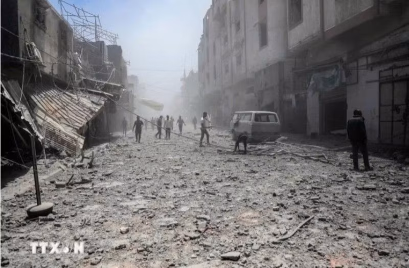 Cảnh đổ nát sau các cuộc không kích của Israel xuống thành phố Gaza ngày 31/5/2025. (Ảnh: THX/TTXVN) 
