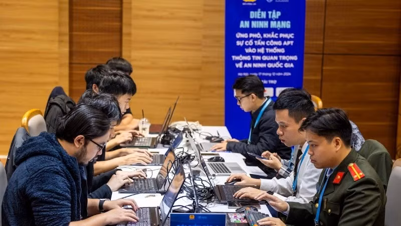 Diễn tập an ninh mạng ứng phó, khắc phục sự cố tấn công vào hệ thống thông tin quan trọng về an ninh quốc gia. (Ảnh: NCA)