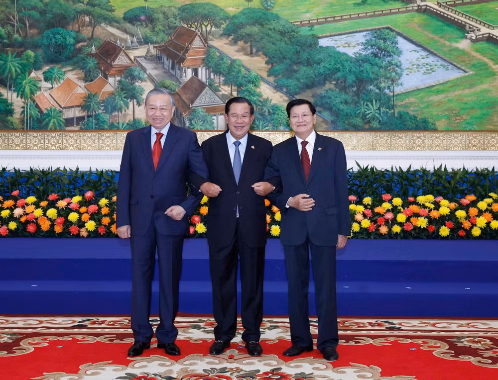 vna-potal-cuoc-gap-cap-cao-giua-3-dang-dang-nhan-dan-campuchia-dang-cong-san-viet-nam-va-dang-nhan-dan-cach-mang-lao-8577362.jpg