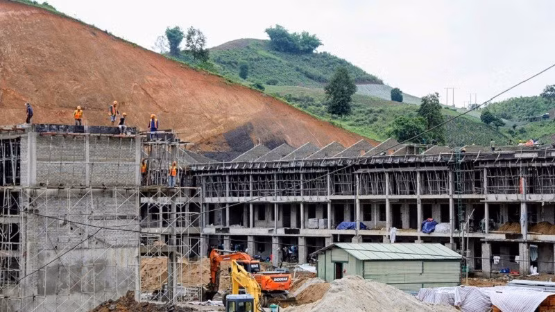 Đẩy nhanh tiến độ xây dựng, giải ngân các trường nội trú liên cấp là một trong những nhiệm vụ trọng tâm được tỉnh Điện Biên tập trung thực hiện. 