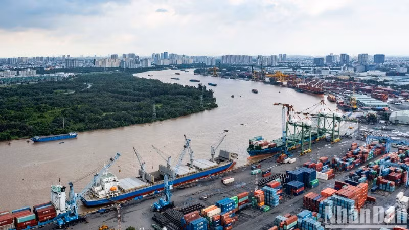 Ảnh minh họa: Cảng Tân Thuận, Thành phố Hồ Chí Minh. (Ảnh: THÀNH ĐẠT) 