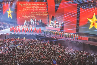 Hình ảnh tại chương trình nghệ thuật chính luận "Tổ quốc trong tim" của Báo Nhân Dân vào tối 10/8/2025. (Ảnh: PHẠM QUỐC DŨNG)