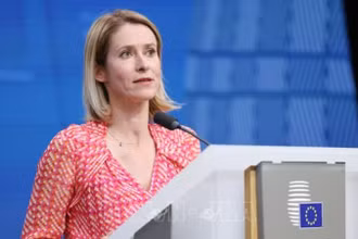 Đại diện cấp cao của EU về chính sách an ninh và đối ngoại Kaja Kallas phát biểu họp báo tại Brussels, Bỉ. (Ảnh: THX/TTXVN)