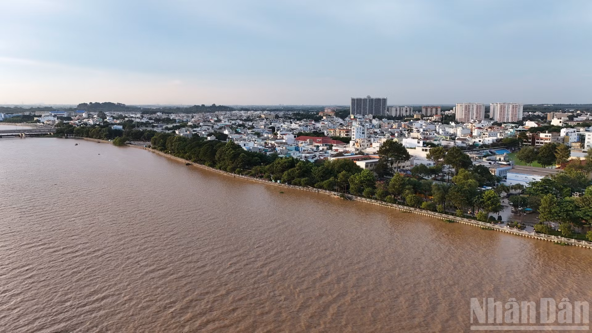 ndo_br_dji-20261010190109-0490-d-resize-8522.jpg