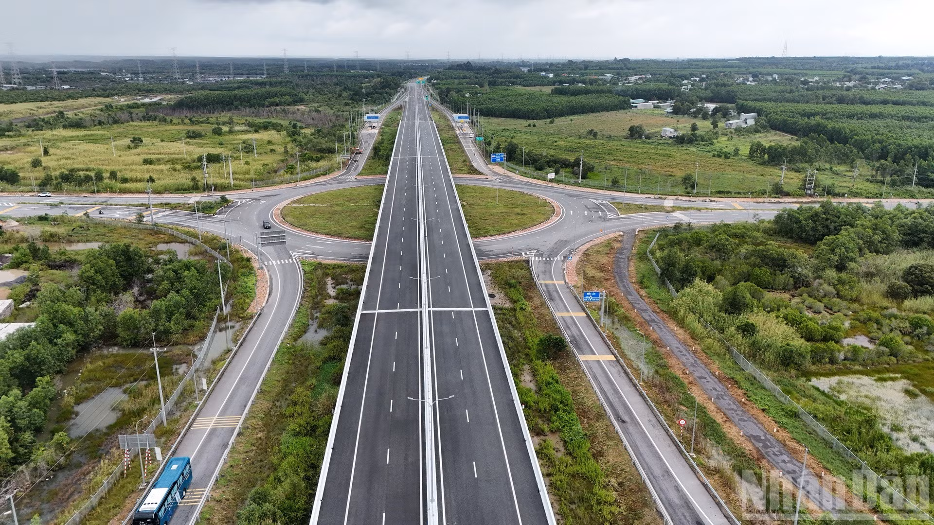 ndo_br_dji-20260923115101-0266-d-resize-1388.jpg