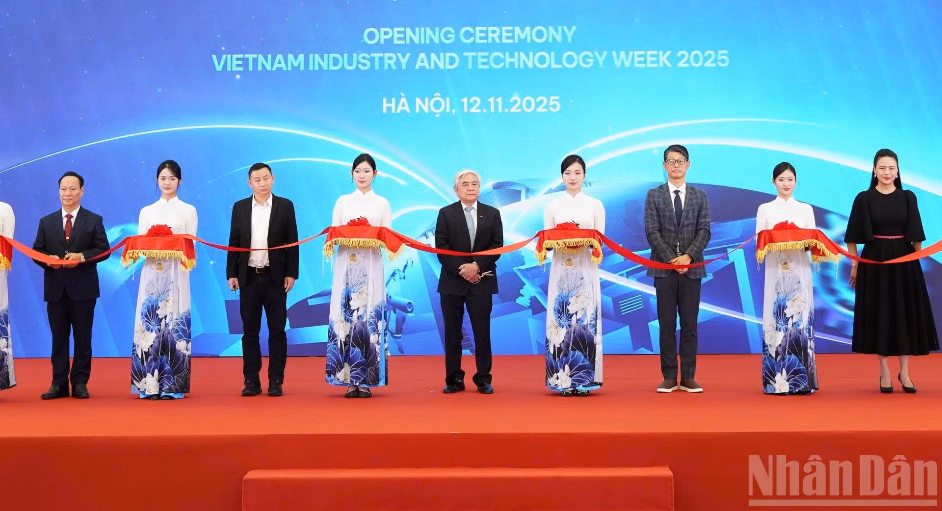 Chính thức khai mạc Tuần lễ Công nghiệp và Công nghệ Việt Nam 2025. (Ảnh: KIM DUNG)