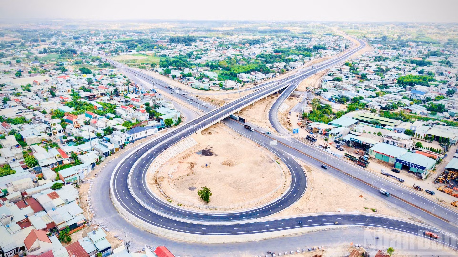 Khu vực điểm đầu cao tốc Biên Hòa-Vũng Tàu nút giao với đường Võ Nguyên Giáp, thuộc phường Phước Tân, thành phố Đồng Nai.