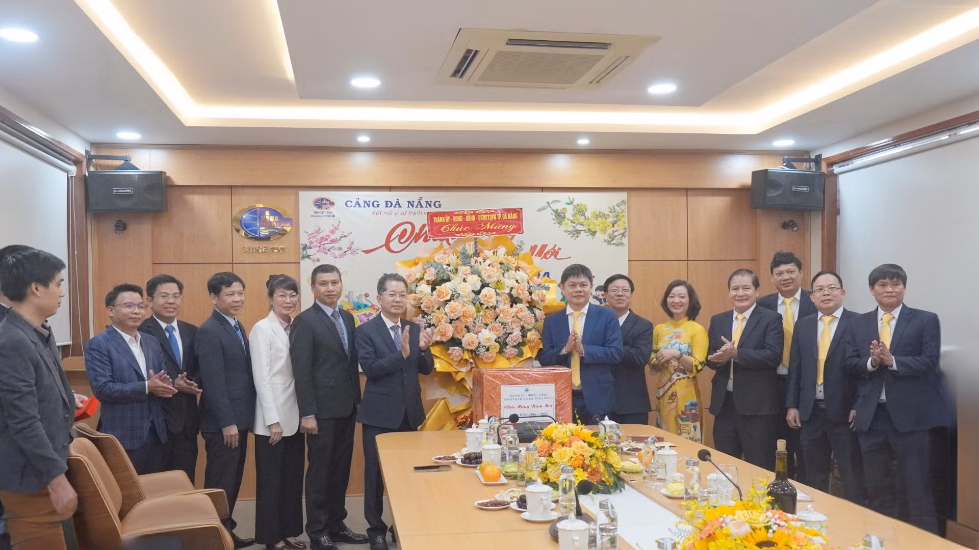 dc-nguyen-van-quang-uv-tu-dang-nguyen-bt-tu-dn-chuc-tet.jpg