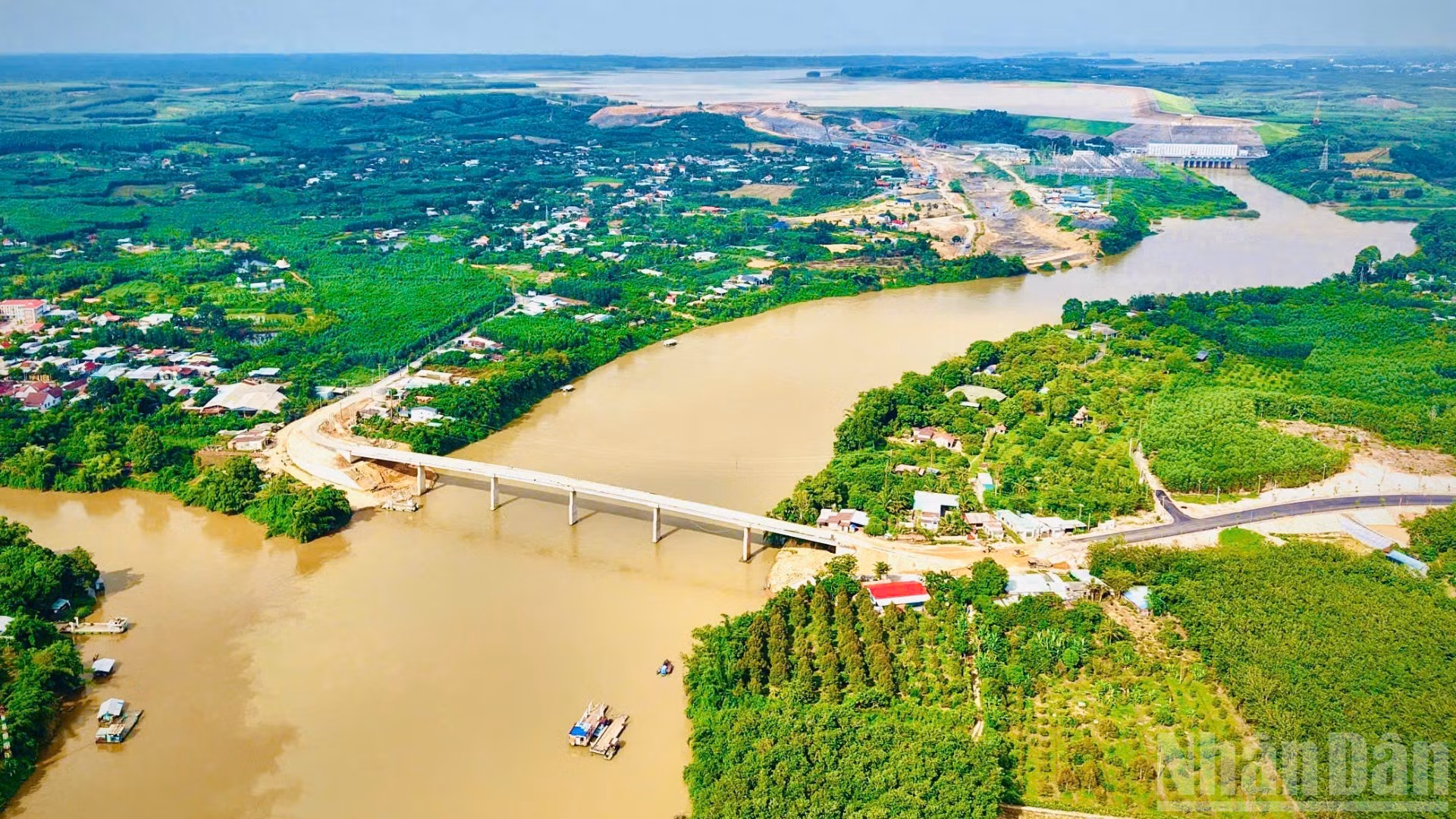 Cầu Hiếu Liêm bắc qua sông Đồng Nai sắp hoàn thành.