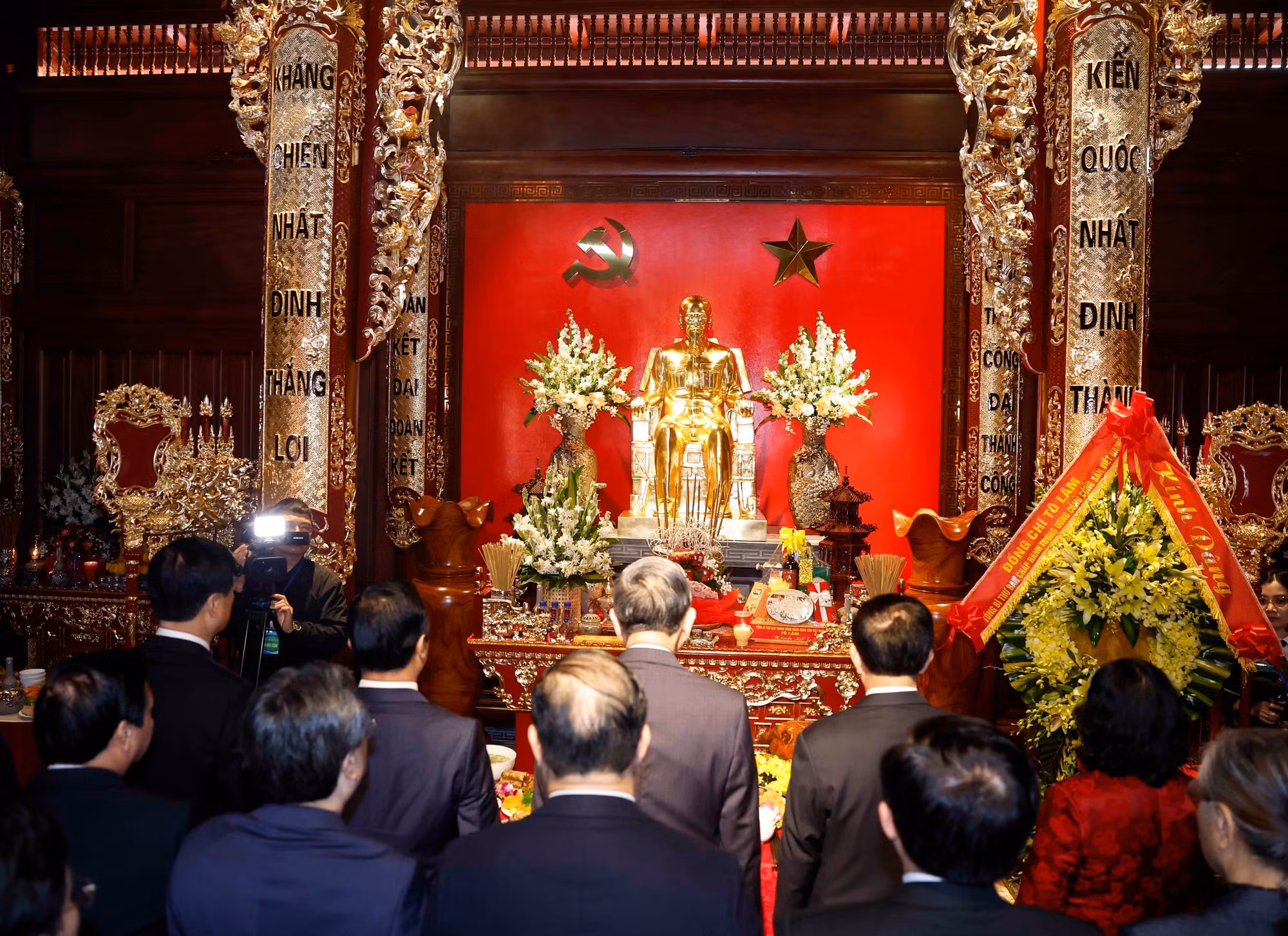 vna-potal-tong-bi-thu-to-lam-du-le-khanh-thanh-nha-tuong-niem-chu-tich-ho-chi-minh-tai-di-tich-doi-e2-8564281.jpg