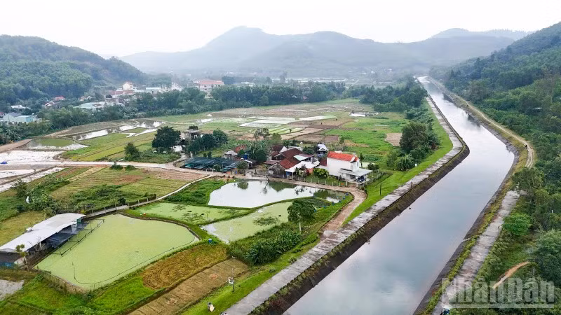 Xây dựng nông thôn mới ở xã Phú Ninh góp phần thay đổi diện mạo quê hương, đời sống nhân dân ngày càng nâng cao.