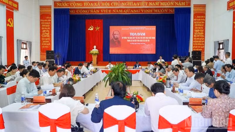 Quang cảnh Tọa đàm tư tưởng “Chi bằng học” của nhà yêu nước Phan Châu Trinh trong kỷ nguyên vươn mình của dân tộc.