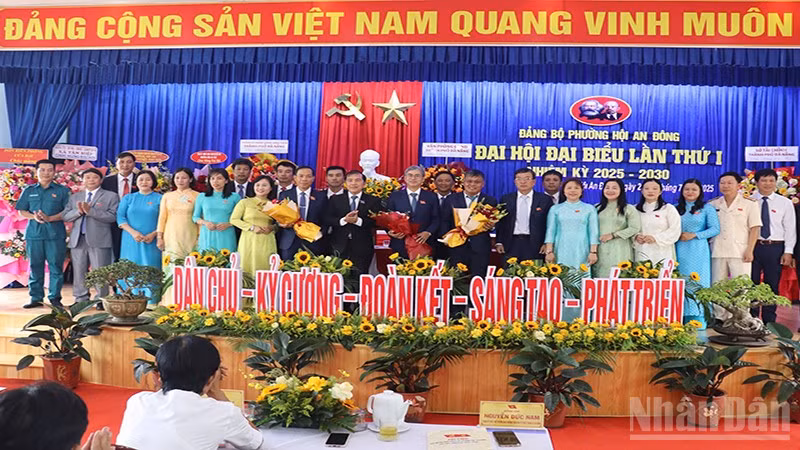Ban Chấp hành Đảng bộ phường Hội An Đông, nhiệm kỳ 2025-2030 ra mắt.