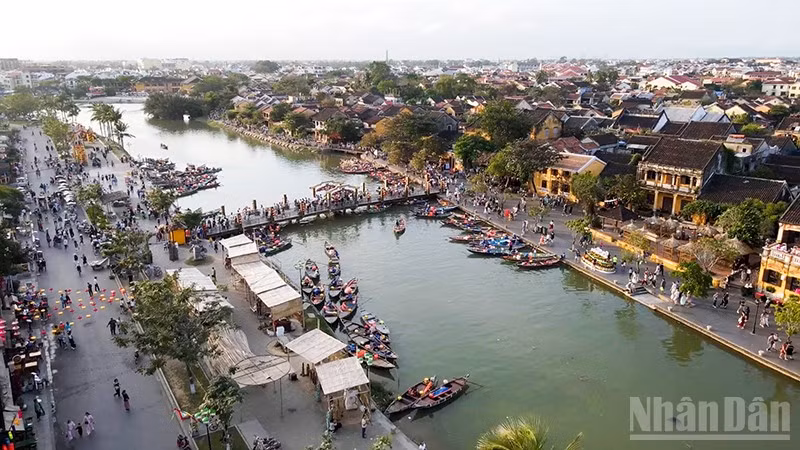 Phố cổ Hội An ngày càng trở thành điểm đến ưa thích của du khách trong và ngoài nước.