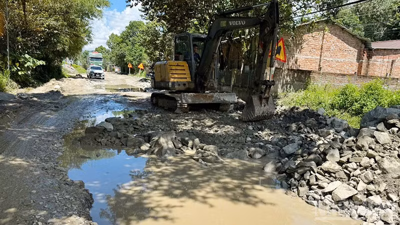 Tuyến Quốc lộ 14D ở thành phố Đà Nẵng xuống cấp nghiêm trọng.