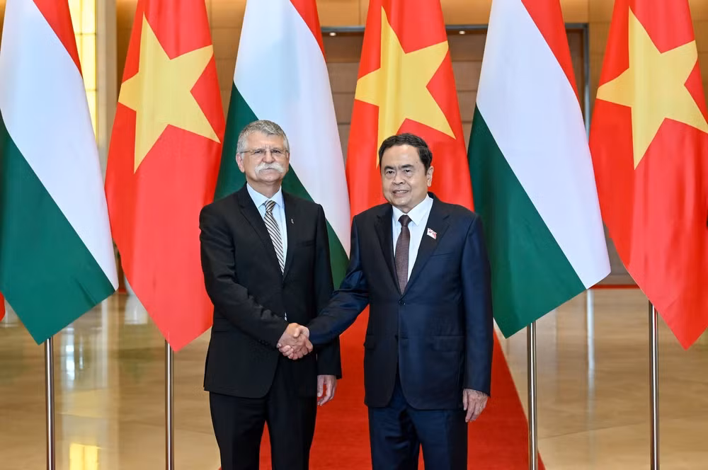 Chủ tịch Quốc hội Trần Thanh Mẫn và Chủ tịch Quốc hội Hungary Kover Laszlo. (Ảnh: ĐĂNG ANH)