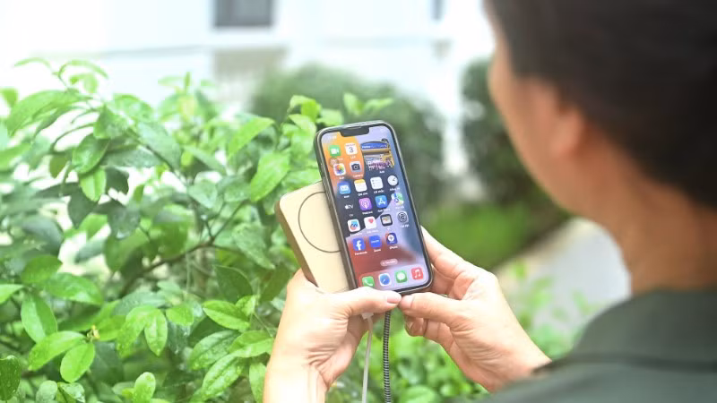 Pin sạc dự phòng cần được quản lý và sử dụng đúng cách để bảo đảm an toàn cho người dùng. (Ảnh ĐĂNG KHOA)