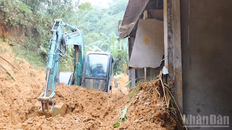 Hiện trường vụ sạt lở.