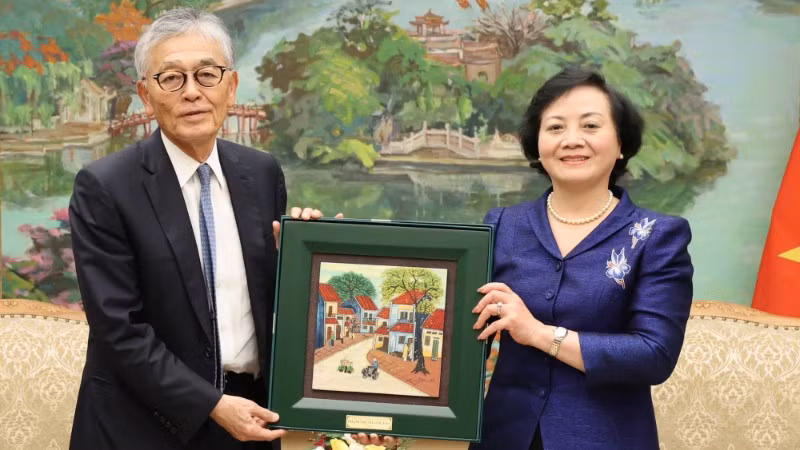 Phó Thủ tướng Phạm Thị Thanh Trà và ông Honna Hitoshi, Chủ tịch kiêm Tổng Giám đốc Tập đoàn Erex (Nhật Bản. (Ảnh: VGP/Thu Giang)