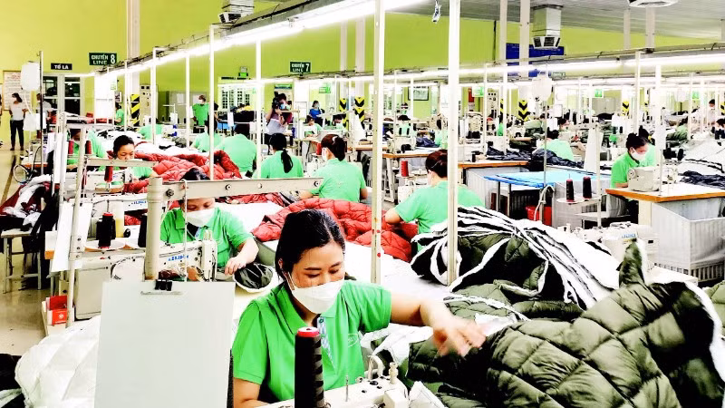 Sản xuất hàng dệt may xuất khẩu tại Tổng công ty cổ phần Dệt may Nam Định.