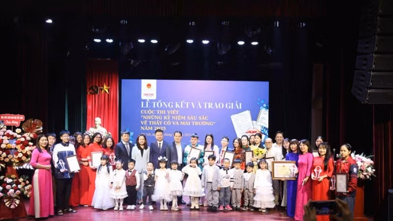 Cuộc thi viết “Những kỷ niệm sâu sắc về thầy cô và mái trường” thu hút gần 90.000 tác phẩm gửi về Ban tổ chức.