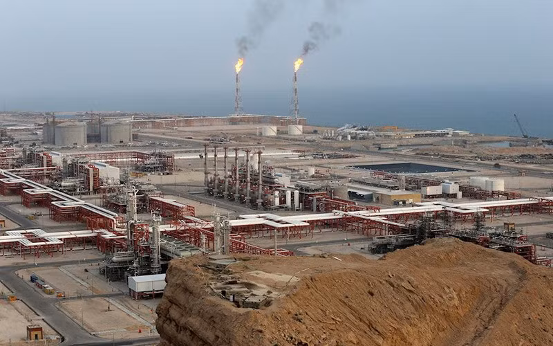 Nhà máy khai thác khí đốt ở Asaluyeh của Iran. (Ảnh: Al Mayadeen English)