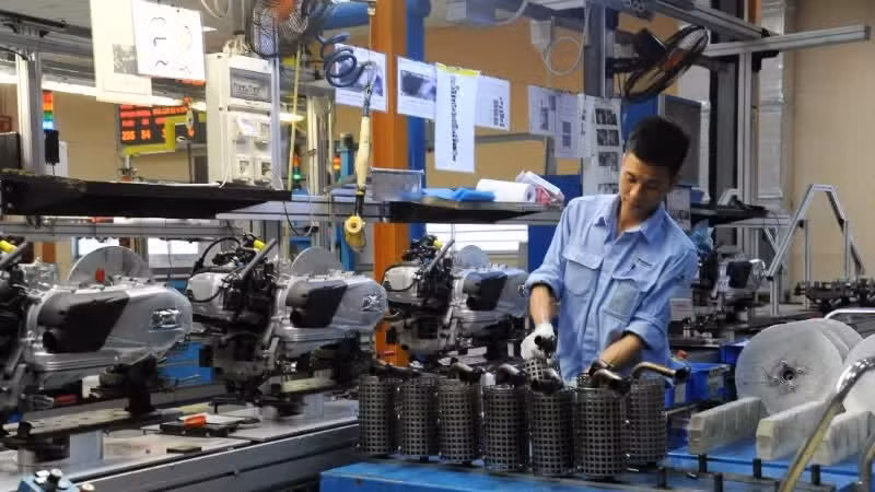 Dây chuyền sản xuất và lắp ráp xe máy ở Công ty Trách nhiệm hữu hạn Piaggio Việt Nam (Khu công nghiệp Bình Xuyên, tỉnh Vĩnh Phúc). (Ảnh: TRẦN HẢI)