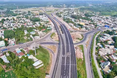 Cao tốc Bến Lức-Long Thành dài gần 58km chính thức thông xe toàn tuyến, đưa vào khai thác kể từ 1/10. (Ảnh: THIÊN VƯƠNG)