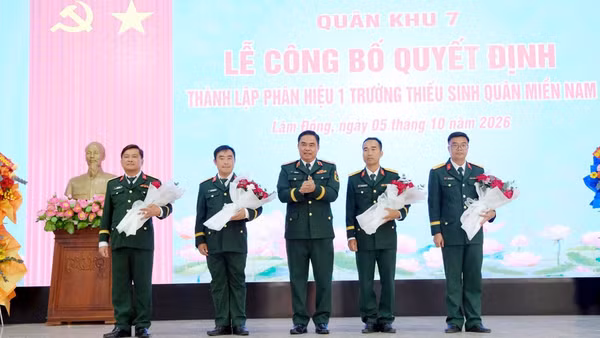 Thành lập và ra mắt Đảng ủy phân hiệu 1 Trường Thiếu sinh quân miền nam tại Lâm Đồng. (Ảnh: CTV) 
