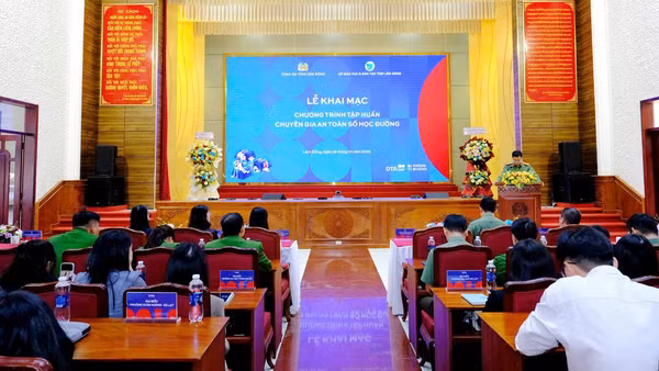 Quang cảnh khai mạc chương trình tập huấn. (Ảnh: CTV)