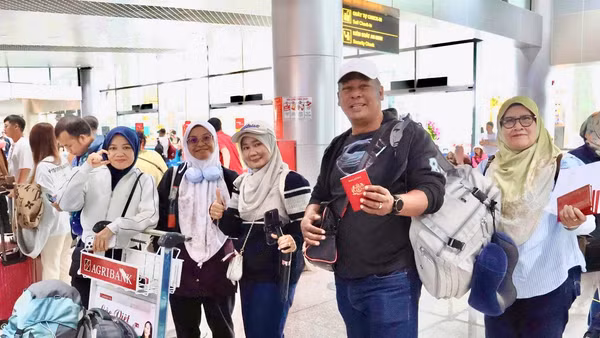 Sáng 2/9, Cảng hàng không quốc tế Liên Khương đón chuyến bay đầu tiên từ Kuala Lumpur (Malaysia) sau khi khai thác trở lại từ ngày 19/8. (Ảnh: CTV)