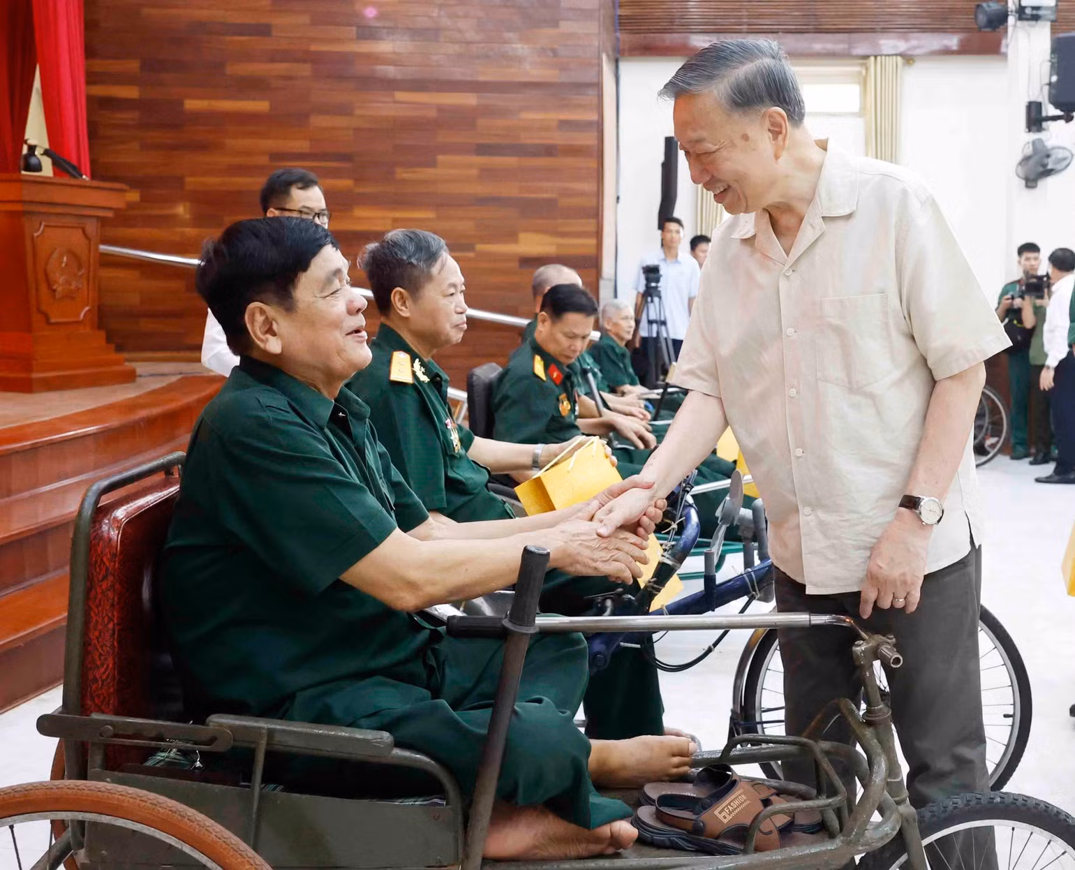 vna-potal-tong-bi-thu-chu-tich-nuoc-tham-trung-tam-dieu-duong-thuong-binh-thuan-thanh-8887776.jpg