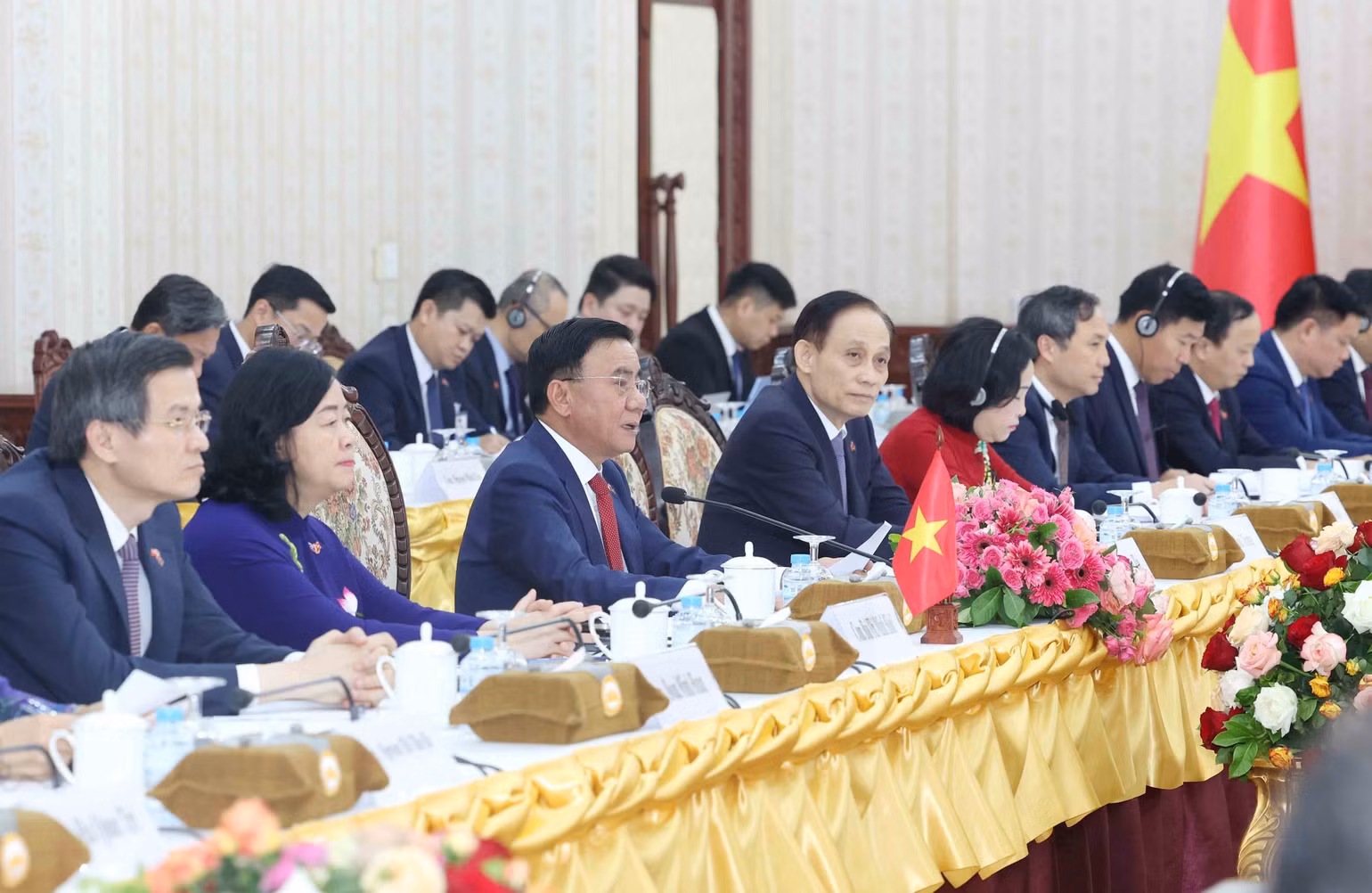 vna-potal-thuong-truc-ban-bi-thu-tran-cam-tu-hoi-kien-thu-tuong-lao-sonexay-siphandone-8690300.jpg