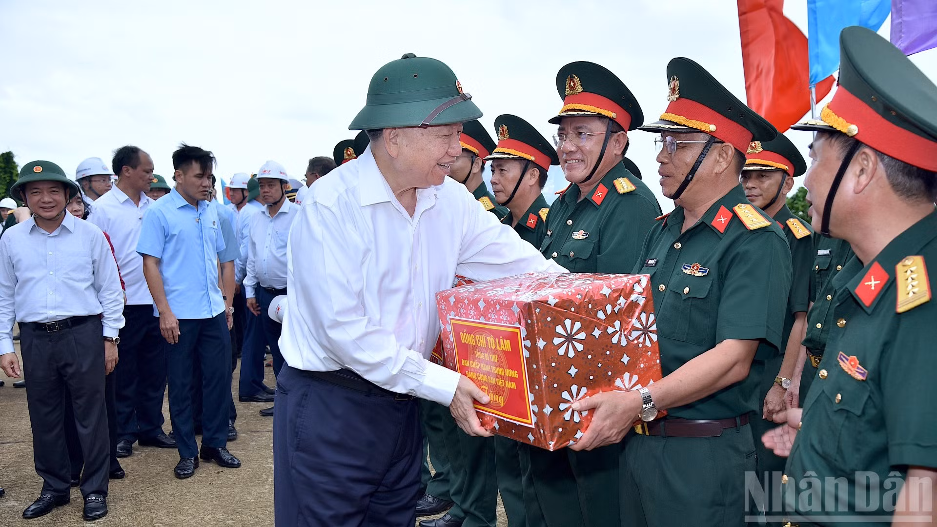 ndo_br_hk-3-8300.jpg