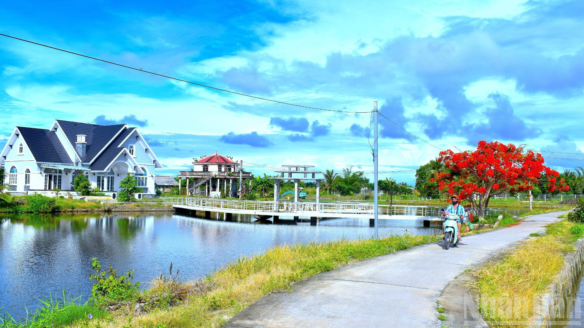 Vùng nông thôn Cà Mau có thêm nhiều tuyến đường nông thôn khang trang nhờ sự chung tay góp công, góp của từ nhân dân địa phương. lo-nong-thon-4-7238-7637.jpg