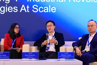 Các chuyên gia và đại diện doanh nghiệp tham gia phiên thảo luận về sản xuất thông minh tại Diễn đàn Kinh tế mùa thu năm 2025 diễn ra ở Thành phố Hồ Chí Minh.