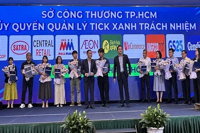 Các hệ thống phân phối nhận ủy quyền quản lý và thực hiện Chương trình “Tick xanh trách nhiệm” từ Sở Công thương thành phố.